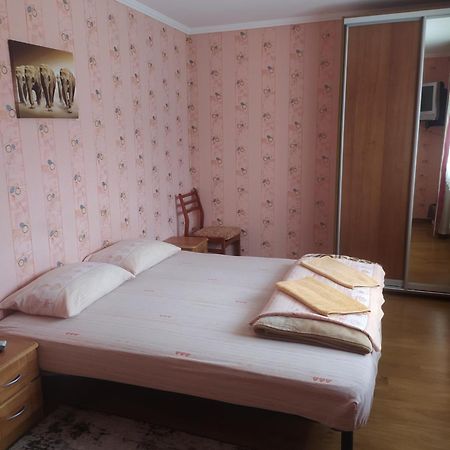 Guest House Cherepaha 卡缅涅茨-波多利斯基 外观 照片